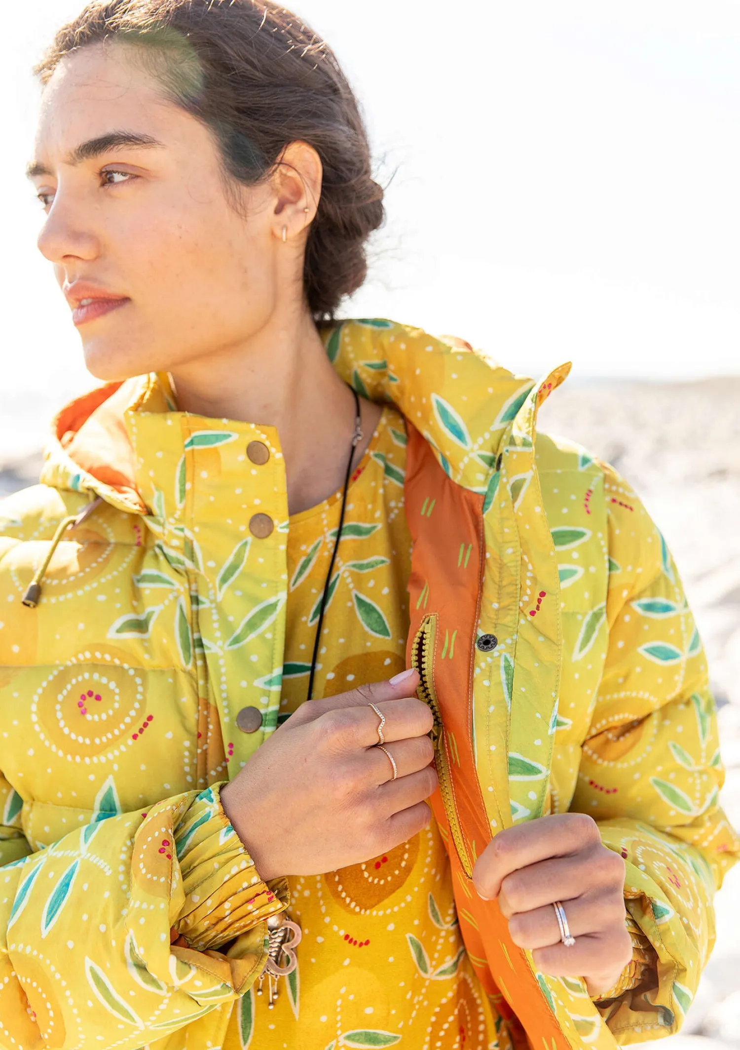 Store Gudrun Sjödén Daunenmantel „Bhumika“ aus Recycling-Polyester/Daunen indigofera