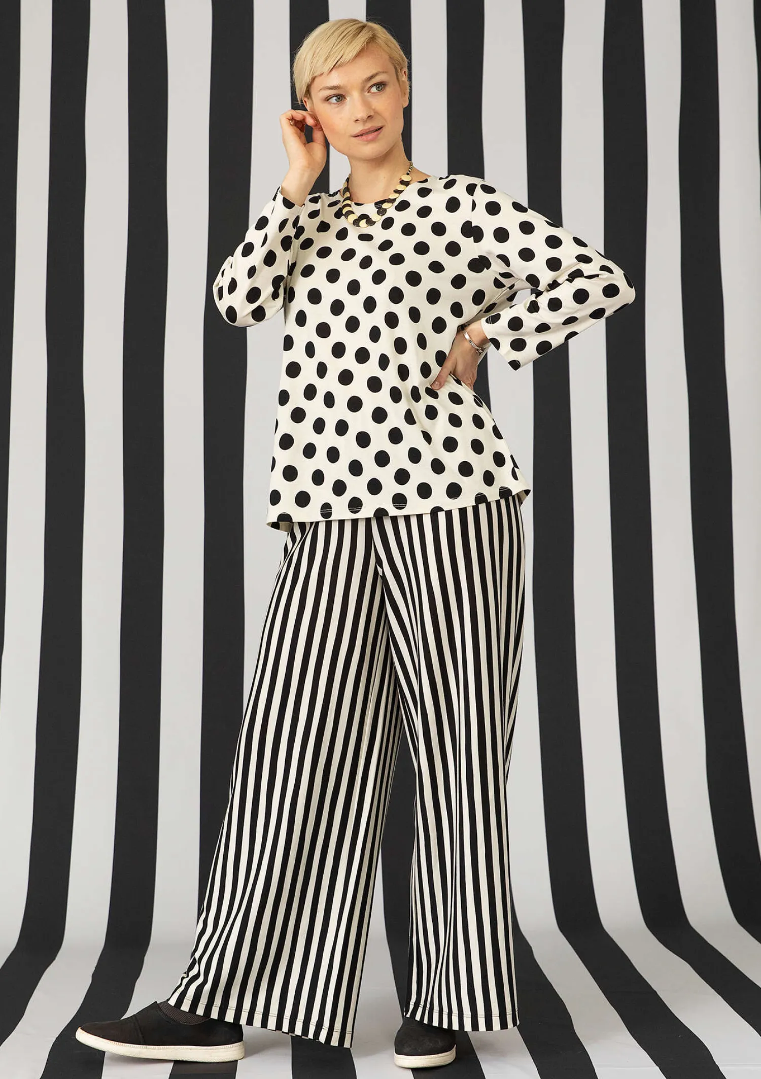 Store Gudrun Sjödén Gestreifte Jerseyhose aus Bio-Baumwolle/Modal schwarz-feder