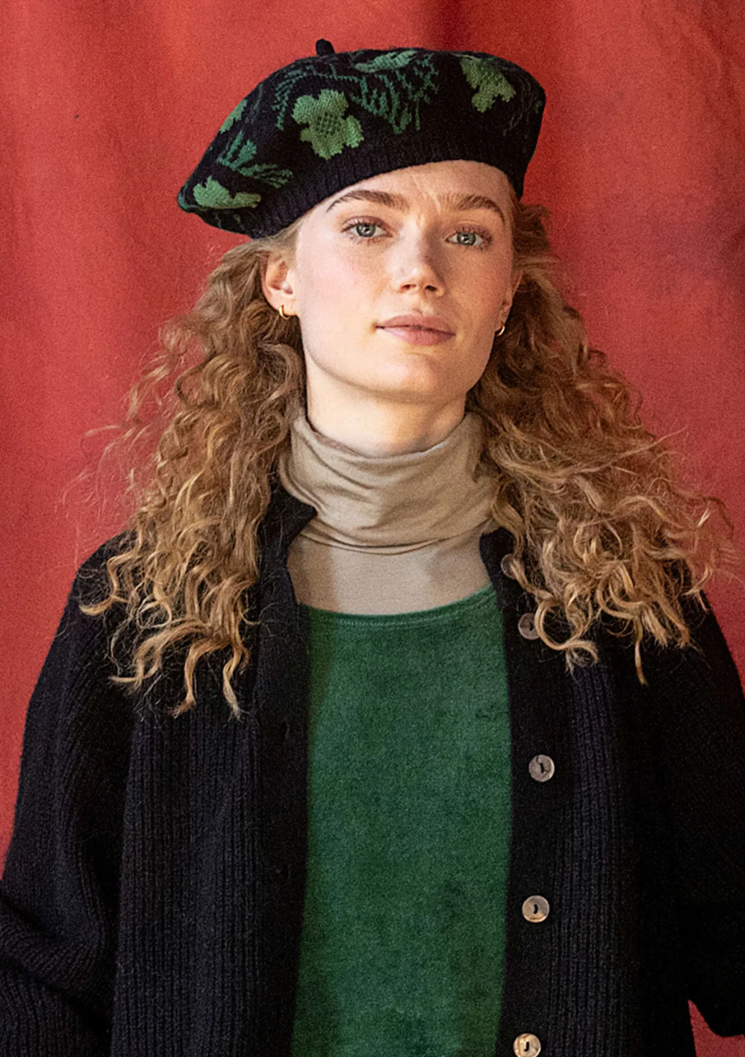 Flash Sale Gudrun Sjödén Gestrickte Baskenmütze „Gnistra“ aus Alpakawollgemisch/Bio- und Recycling-Baumwolle schwarz