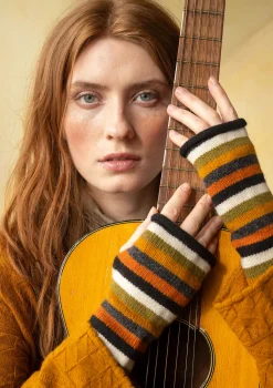 Fashion Gudrun Sjödén Handstulpen „Vega“ aus Recycling-Wolle/Lammwolle veronagrün