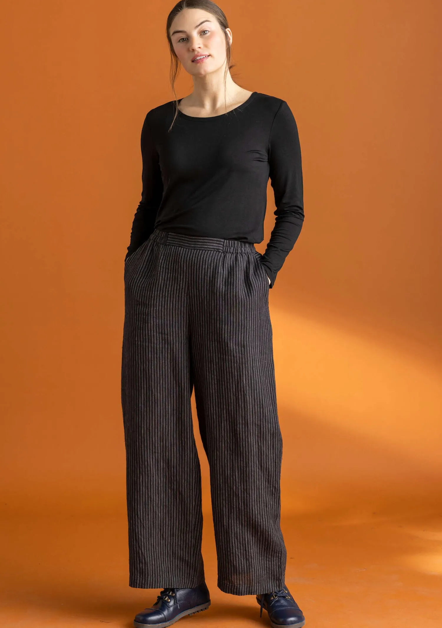 Shop Gudrun Sjödén Hose „Asta“ aus Leinengewebe indigo-gestreift