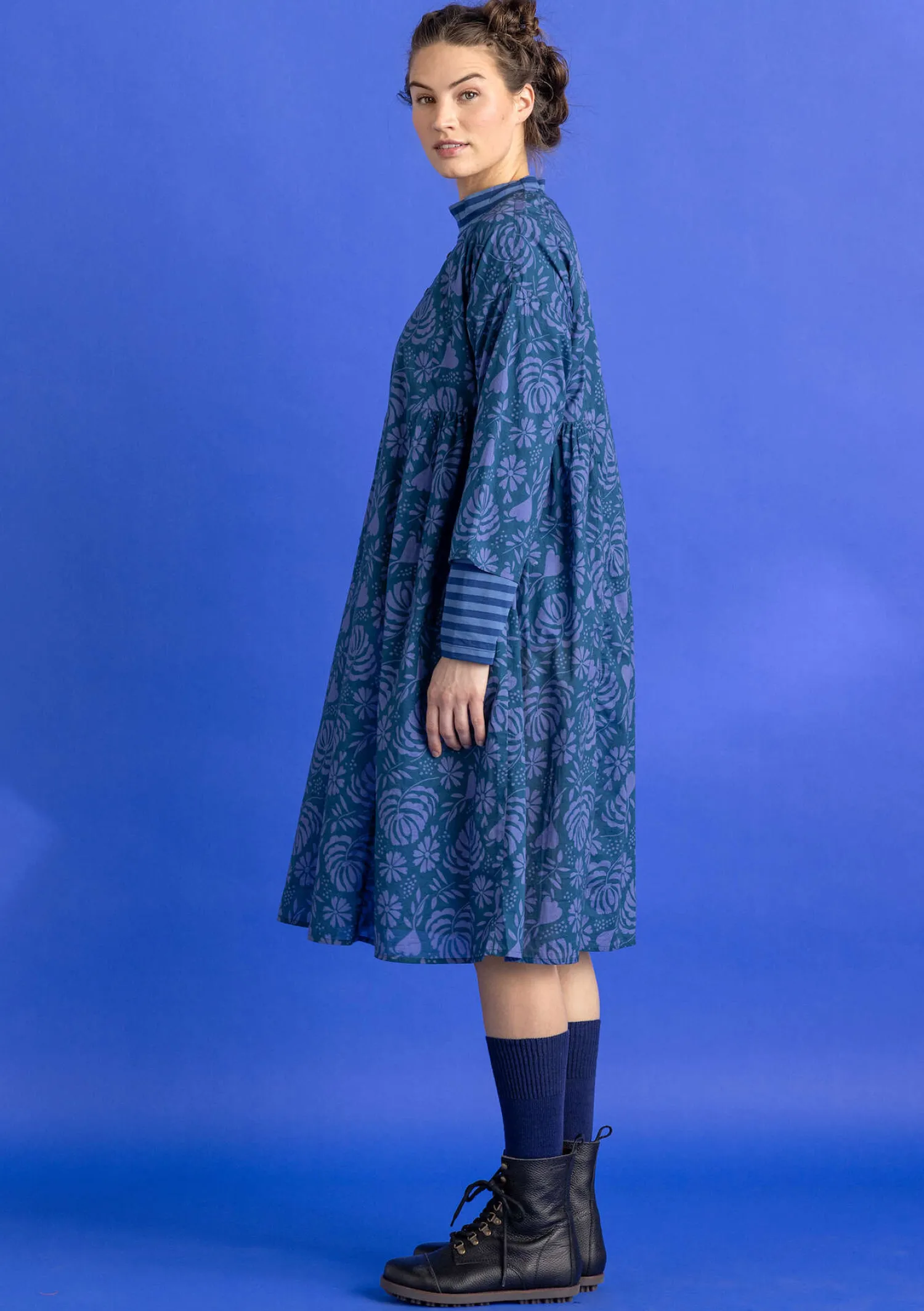 Hot Gudrun Sjödén Kleid „Hedda“ aus Bio-Baumwollgewebe dunkelolive-gemustert