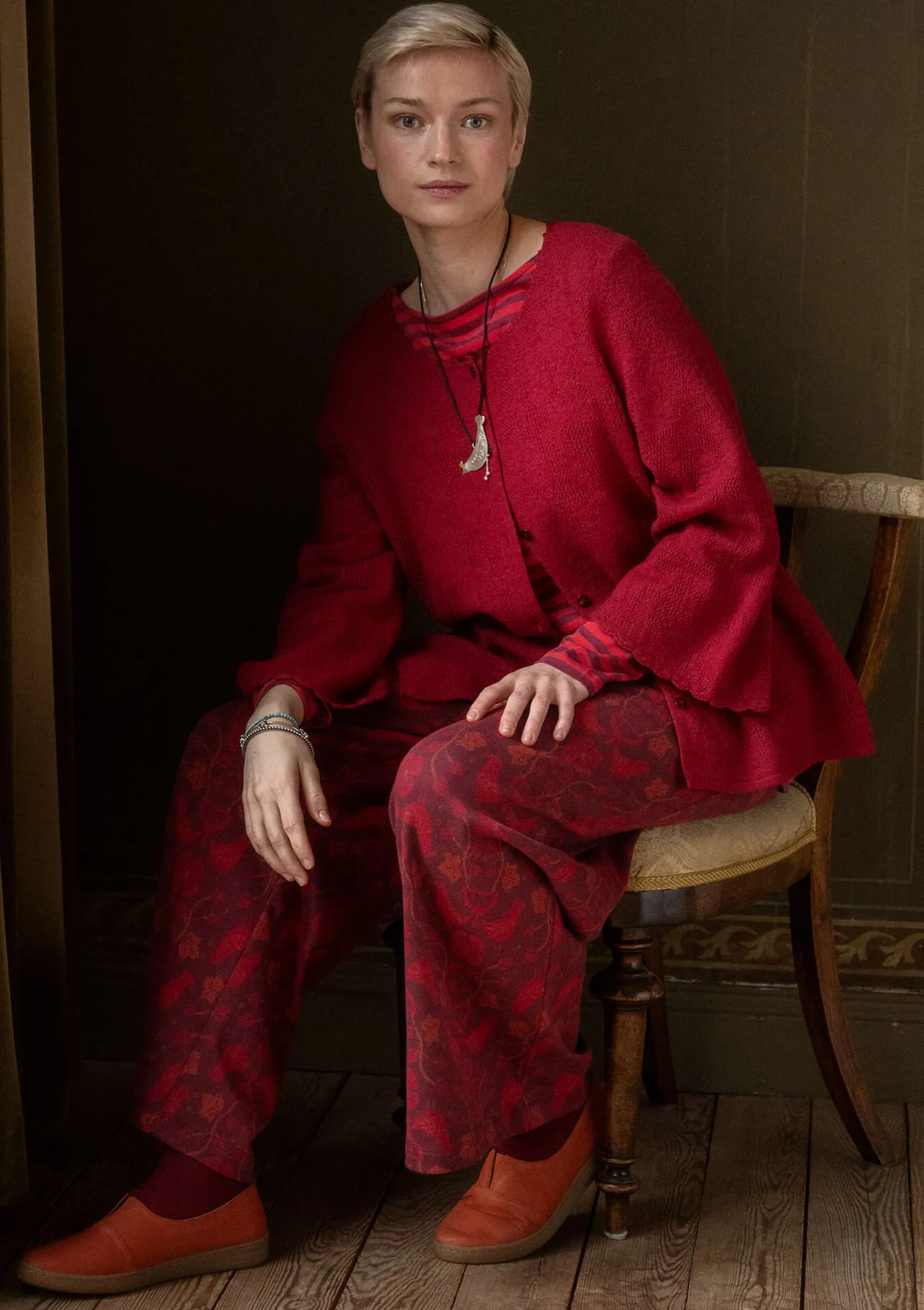 Fashion Gudrun Sjödén Pointelle-Strickjacke „Blomstra“ aus Bio-Wolle schwarz