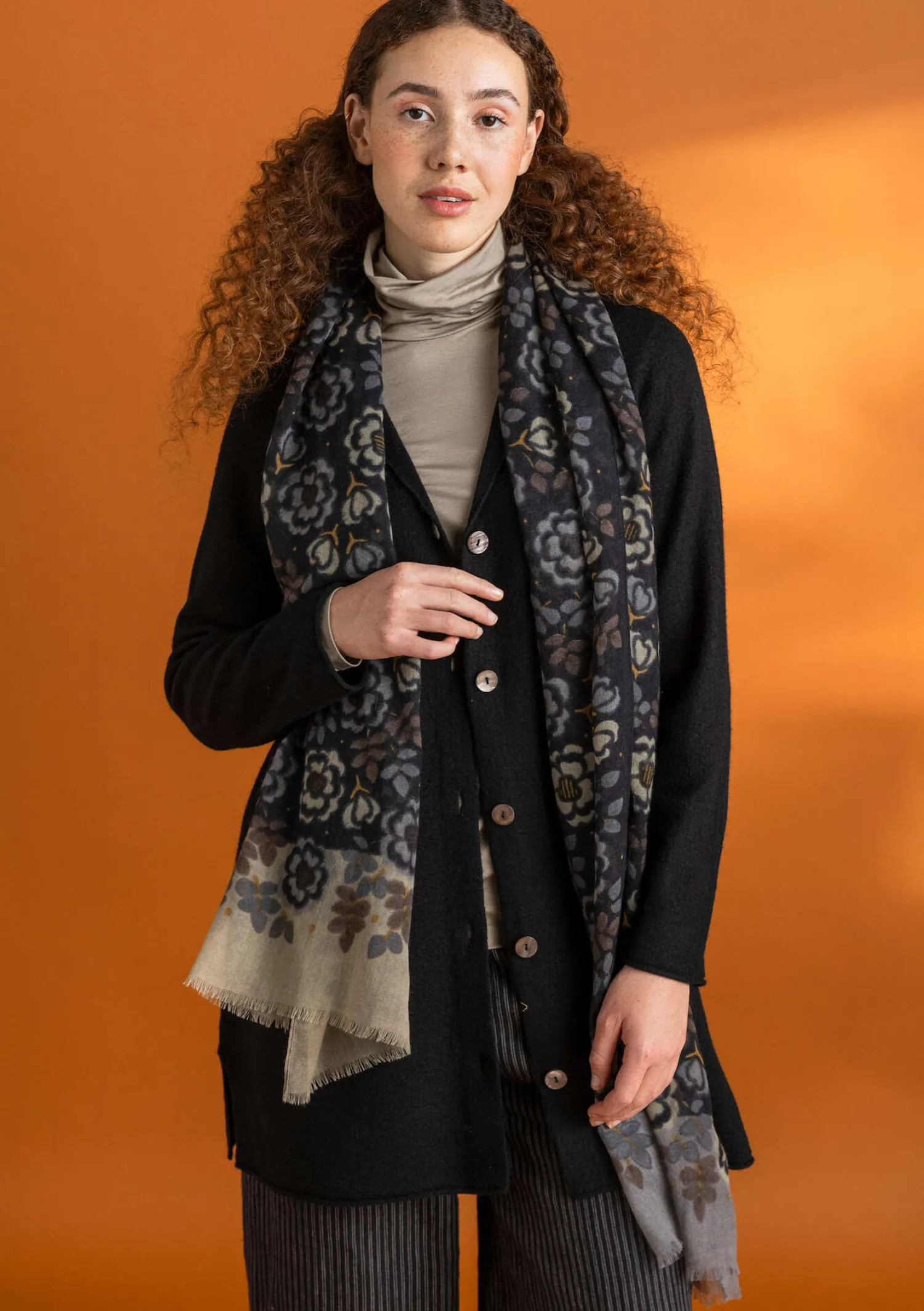 Clearance Gudrun Sjödén Schal „Astrid“ aus Wolle granatapfel
