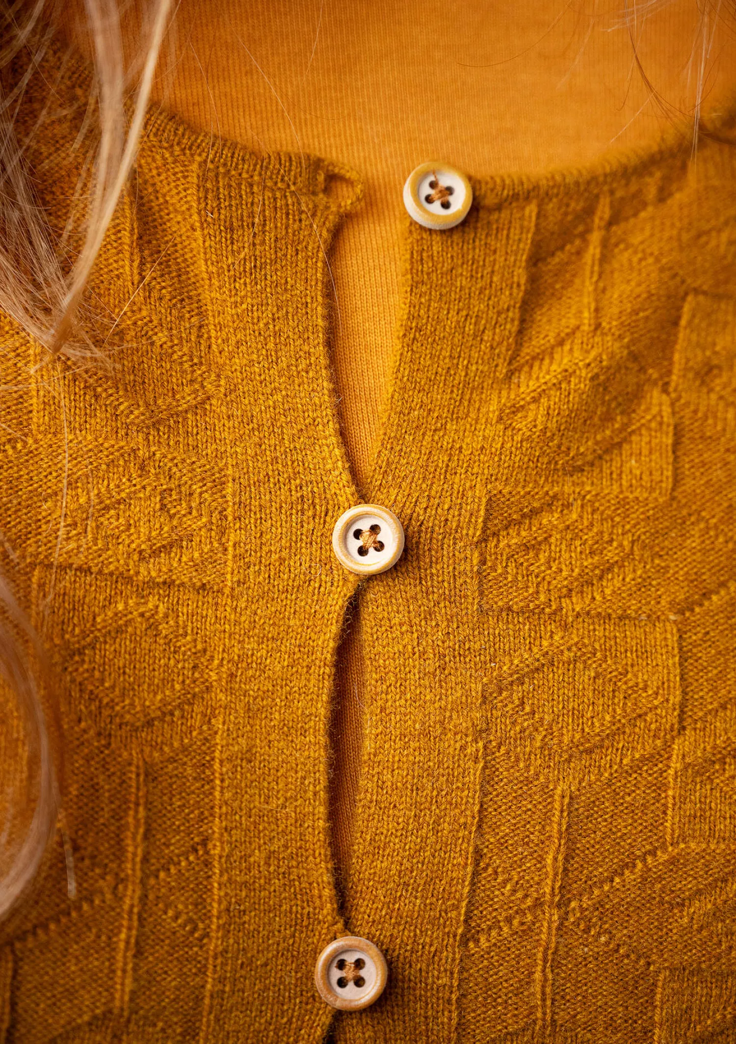 Best Sale Gudrun Sjödén Strickjacke „Nova“ aus Lammwolle hellflaschengrün-genoppt