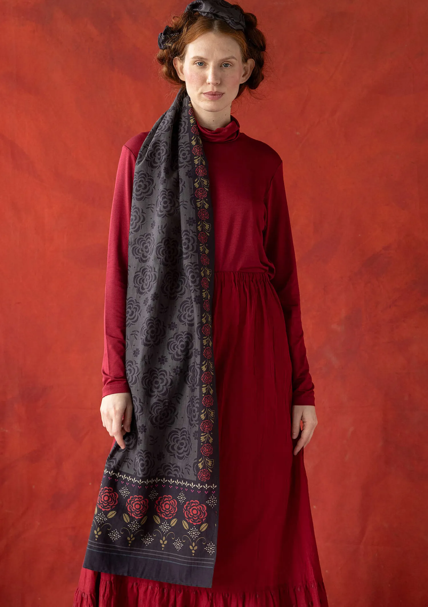 Sale Gudrun Sjödén Webschal „Kamelia“ aus Bio-Baumwolle/Seide indigoblau