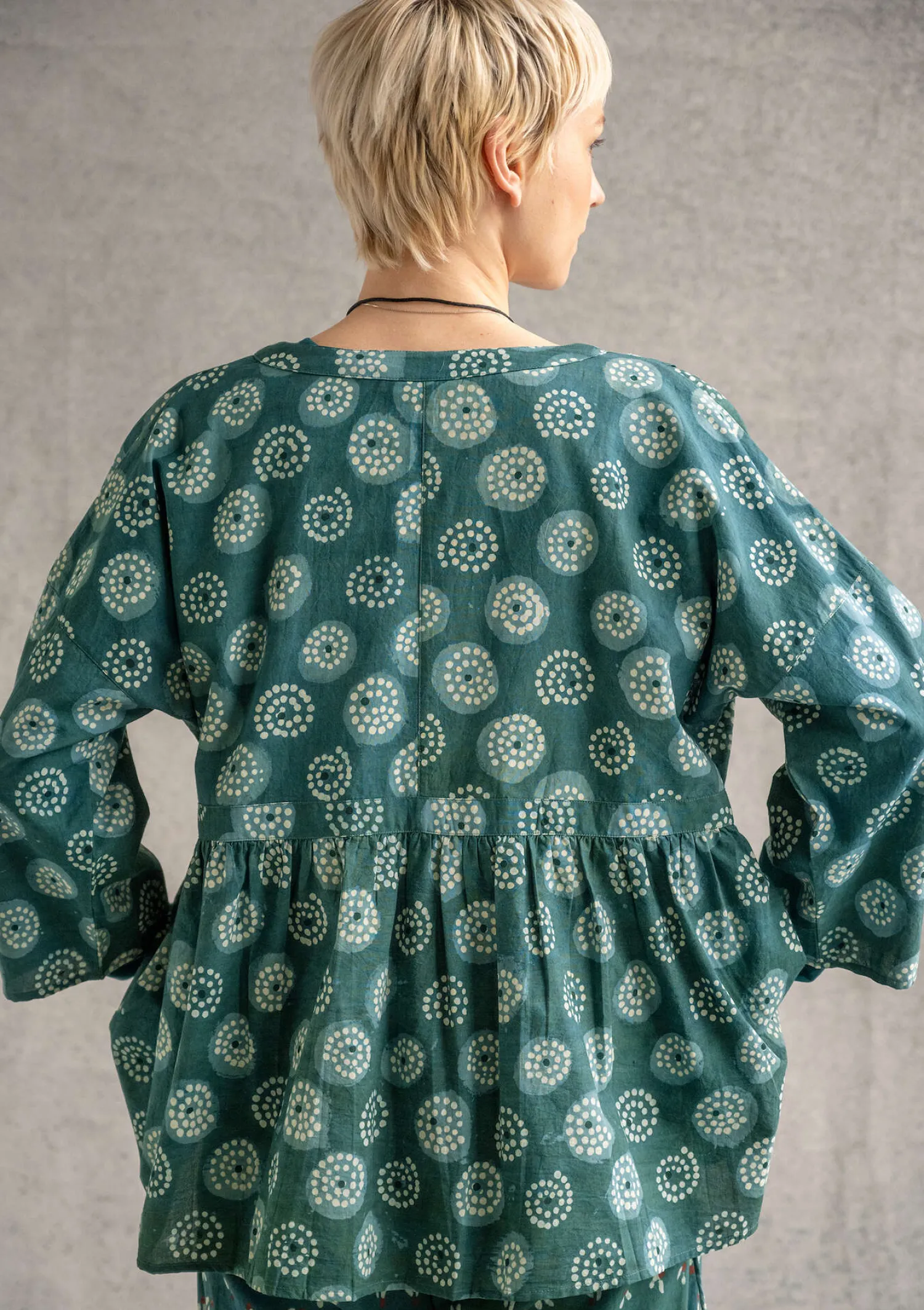 Best Sale Gudrun Sjödén Wickelbluse „Clay“ aus Bio-Baumwolle indigo