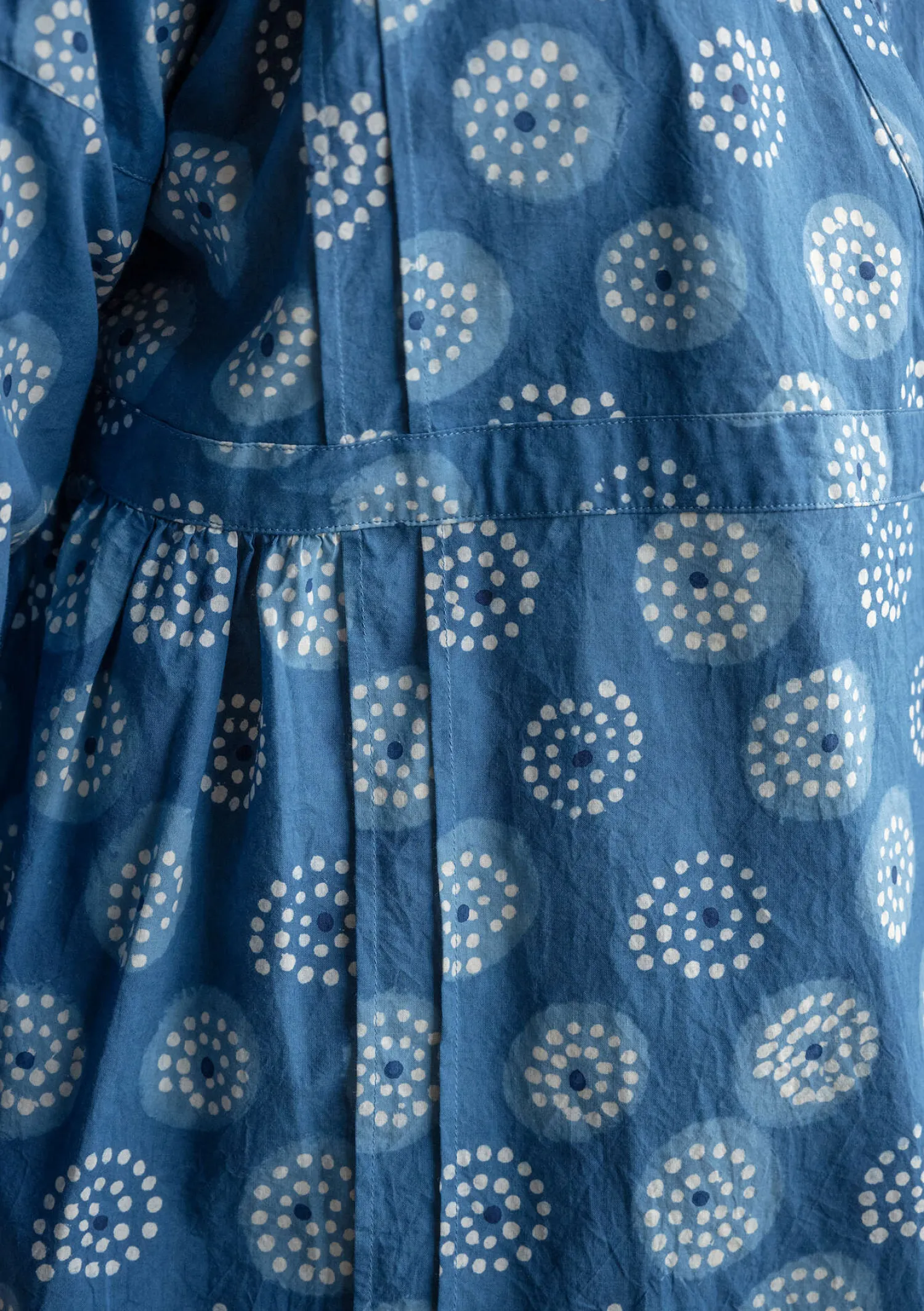 Outlet Gudrun Sjödén Wickelbluse „Clay“ aus Bio-Baumwolle indigo
